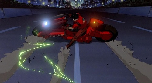 AKIRAってアニメ映画観たことないんだけど観るべき?