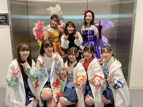 【画像】声優の新田恵海さん、スクールアイドル部の引率の先生みたいになる