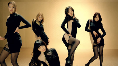 AOA ミニスカート