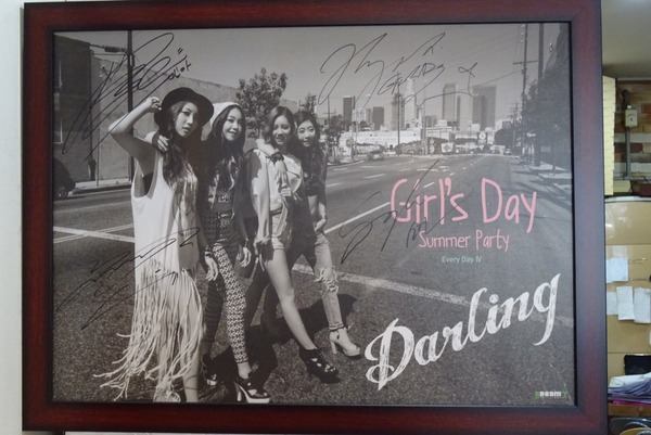 GIRL'S DAY サイン