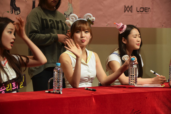 OH MY GIRL #64