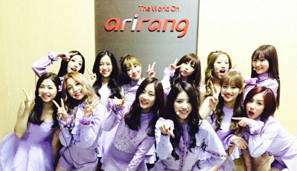 Lovelyz+APRIL