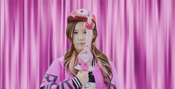 CRAYON POP