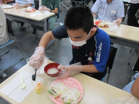 カルピスソーダ作り (2)