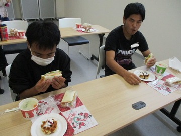 Inked食事2階_LI