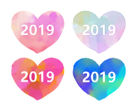 2019が白抜きされた水彩風のハートマーク素材