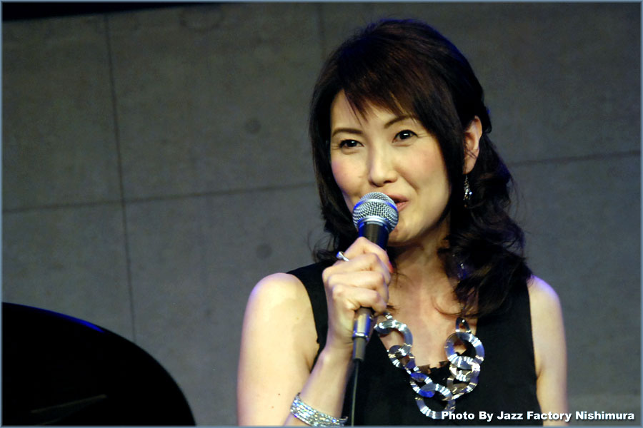 Kaori S Day 西村香織バータイムライブ 沢山のファンで埋め尽くされました Jazz工房nishimuraの徒然写真日記 Kaori S Day 西村香織バータイムライブ 沢山のファンで埋め尽くされました Jazz工房nishimuraの徒然写真日記