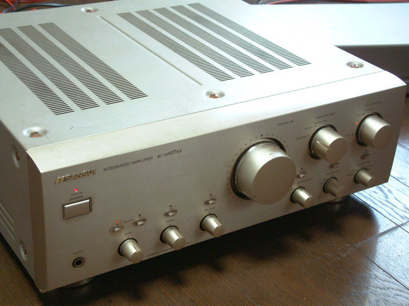 S氏依頼のサンスイAU-α607XRアンプ修理 : Jazz工房Nishimuraの徒然写真日記