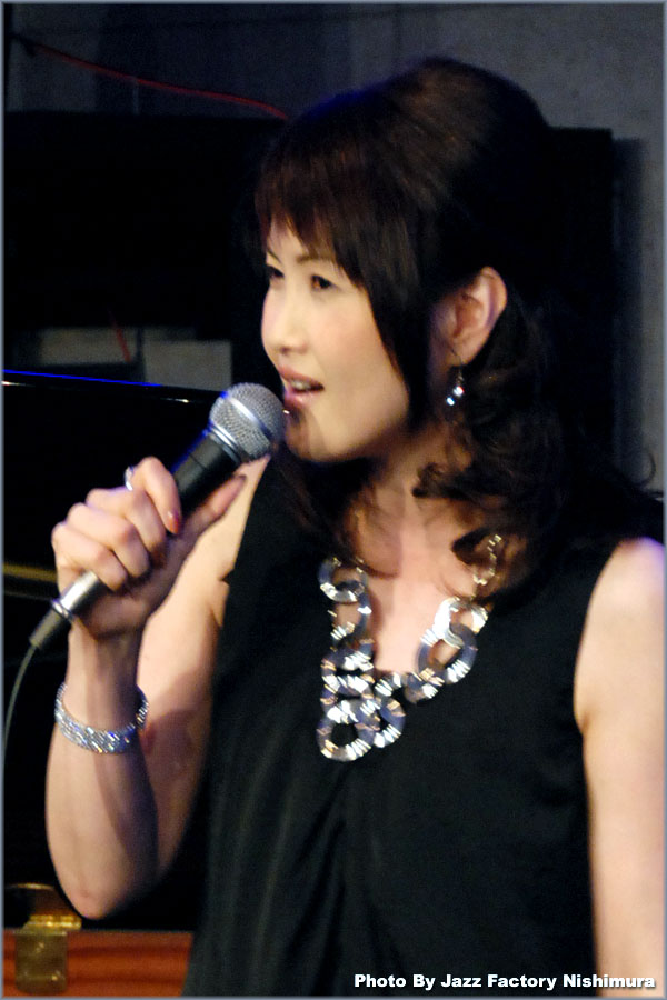 Kaori S Day 西村香織バータイムライブ 沢山のファンで埋め尽くされました Jazz工房nishimuraの徒然写真日記 Kaori S Day 西村香織バータイムライブ 沢山のファンで埋め尽くされました Jazz工房nishimuraの徒然写真日記