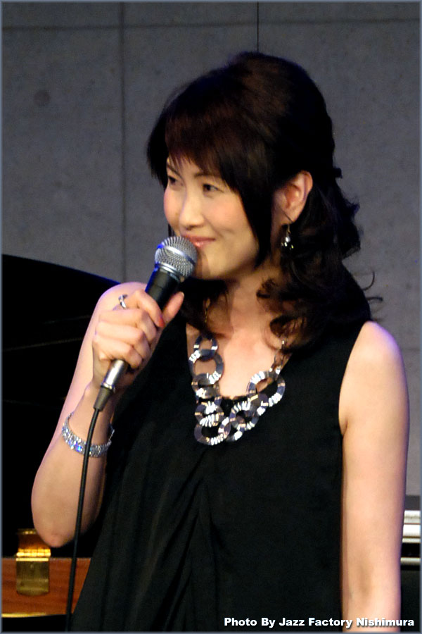 Kaori S Day 西村香織バータイムライブ 沢山のファンで埋め尽くされました Jazz工房nishimuraの徒然写真日記 Kaori S Day 西村香織バータイムライブ 沢山のファンで埋め尽くされました Jazz工房nishimuraの徒然写真日記