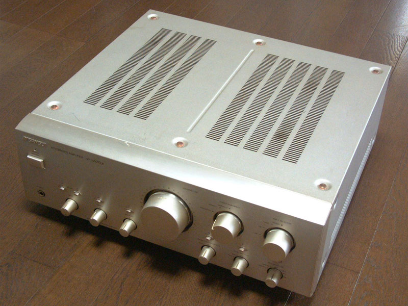 S氏依頼のサンスイAU-α607XRアンプ修理 : Jazz工房Nishimuraの徒然写真日記