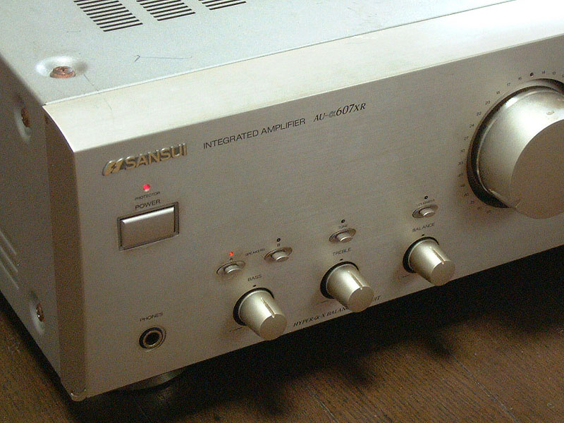 S氏依頼のサンスイAU-α607XRアンプ修理 : Jazz工房Nishimuraの徒然写真日記