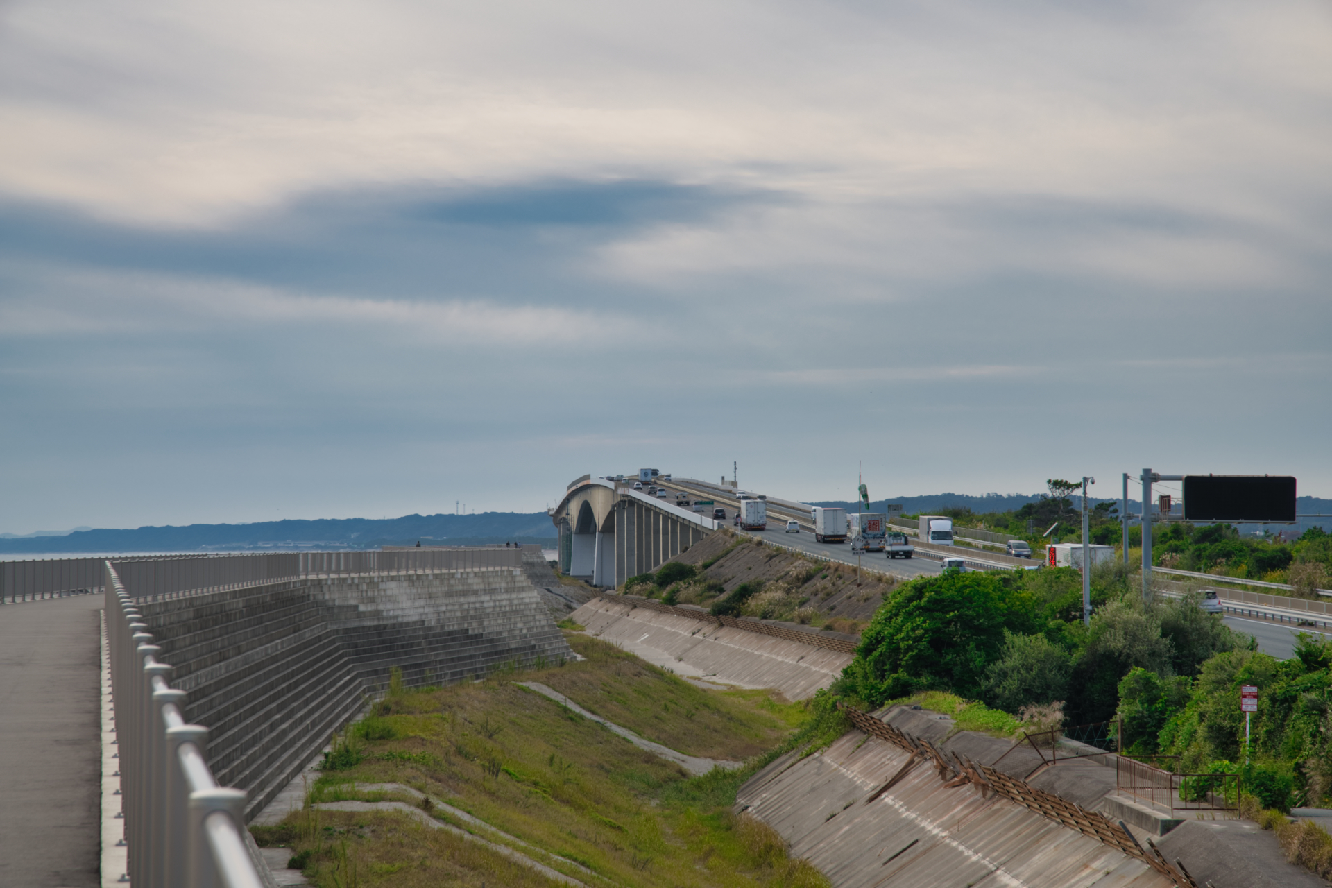 浜松市沿岸域防潮堤を行く The Miscellany By Izumi Chan
