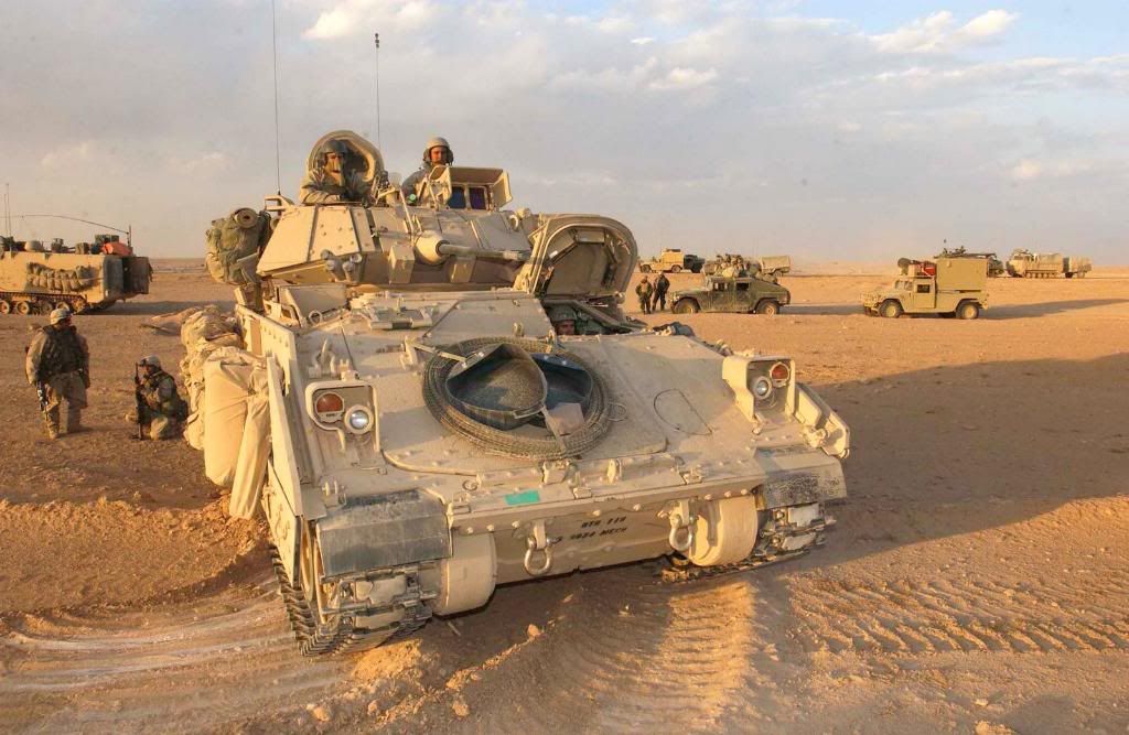 M2ブラッドレー歩兵戦闘車 軍事画像資料集 M2ブラッドレー歩兵戦闘車 軍事画像資料集
