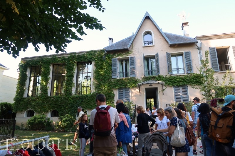 フランスの有名cf主演の俳優さんに会ったブロカント パリ生活社ミルクとマカロン2