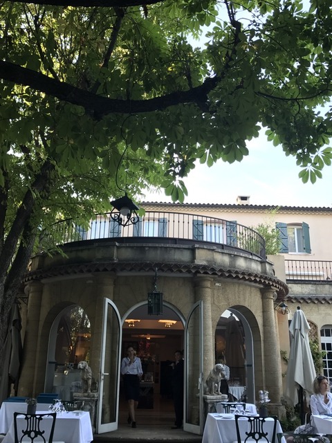 ピゴネホテルテラス下