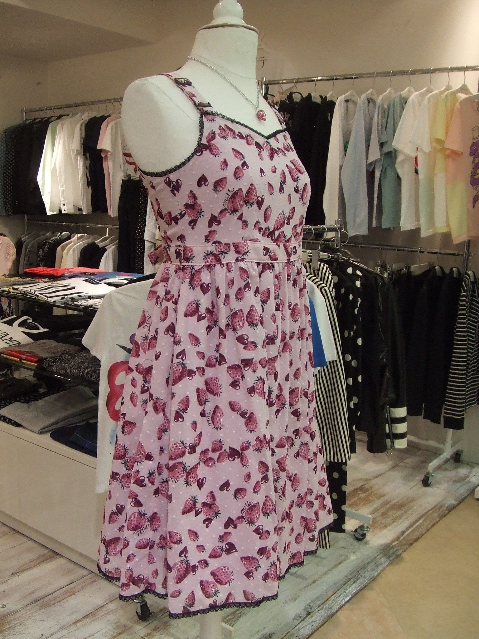 MILK〉 スプラッシュベリードレス ／ スプラッシュベリースカート  