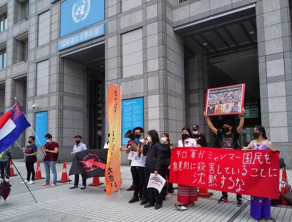 国連大学前1