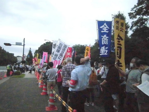 国会前3