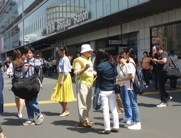 新宿街宣1