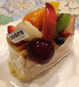 フルーツいっぱいOperaのケーキ・笑 台湾・高雄 : みみみちゃちゃボヌールモナ日記 (台湾・高雄→日本)