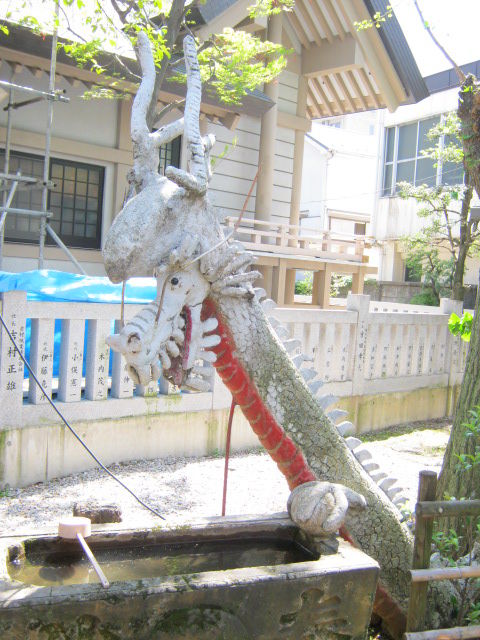 世界でただ一つの引舟　飾り物にも 道端に突如おにぎりが現われ、突如消えたというお話し : 東京別視点ガイド