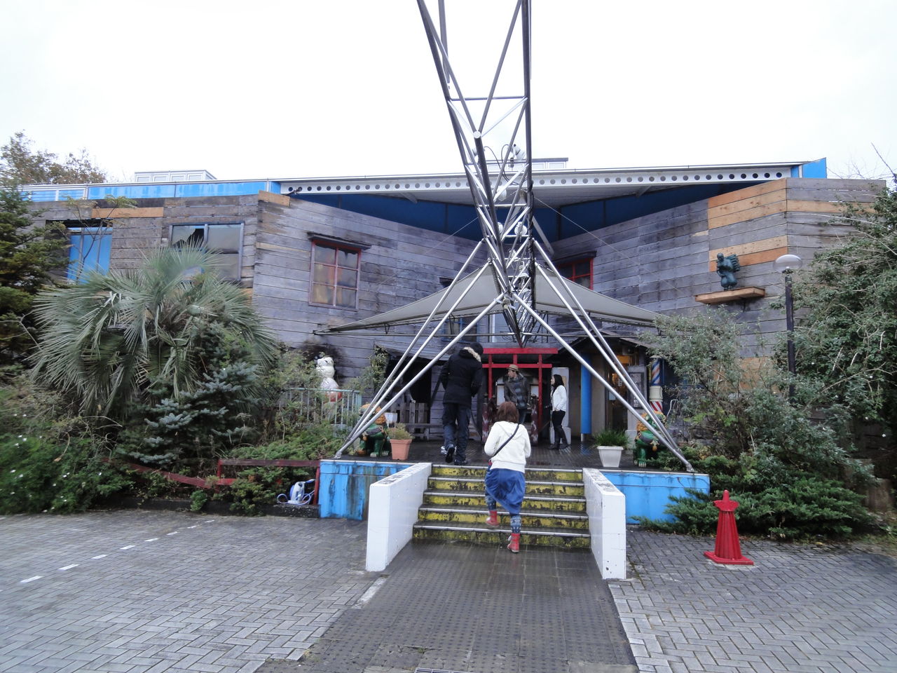 カオスな展示に混乱する「怪しい少年少女博物館」【静岡県伊東市