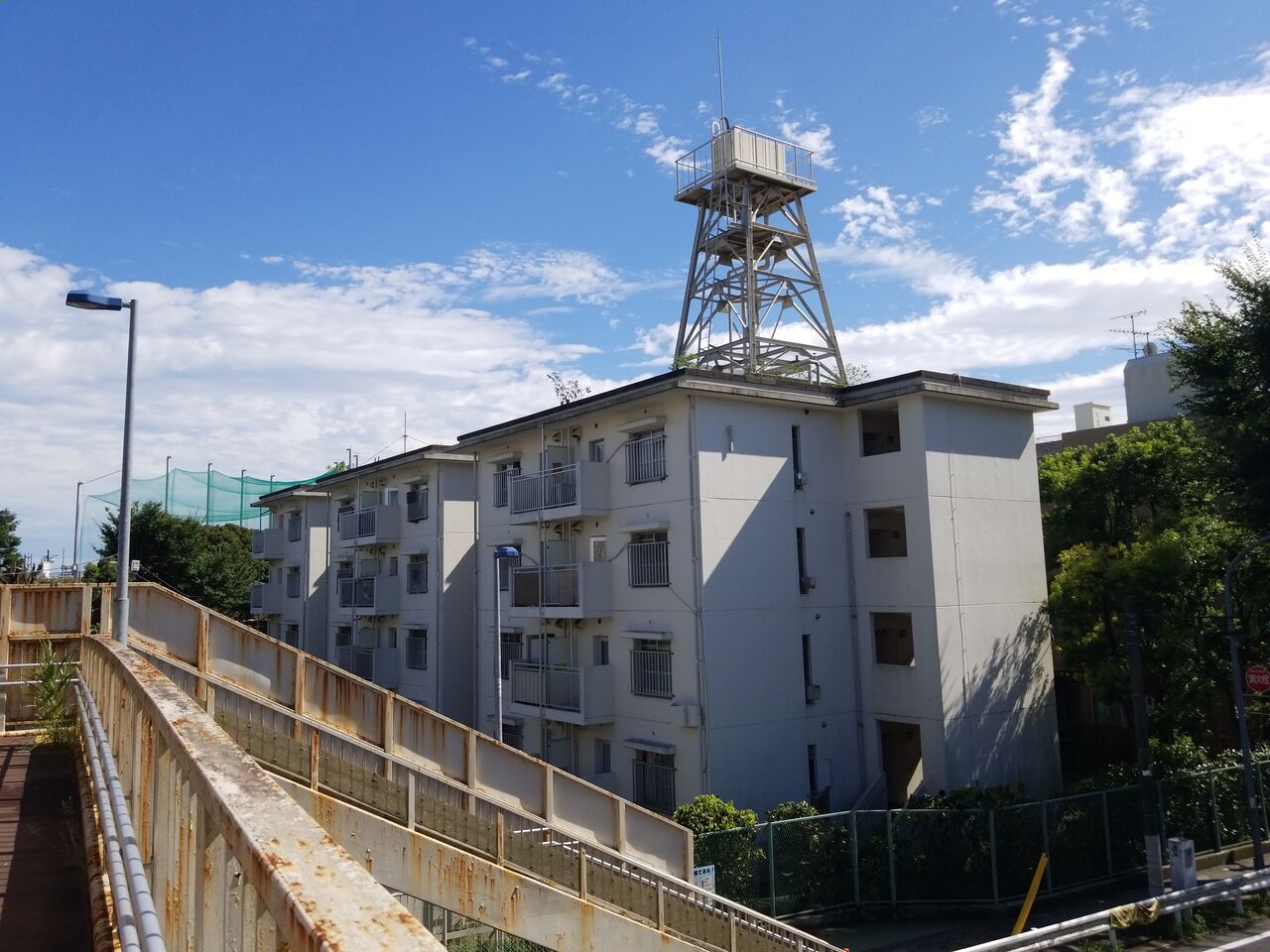 1826. 都営菊野台一丁目アパート(東京都調布市菊野台一丁目) 片っ端から公園を巡って紹介するサイト 1826. 都営菊野台一丁目アパート(東京都調布市菊野台一丁目) 片っ端から公園を巡って紹介するサイト