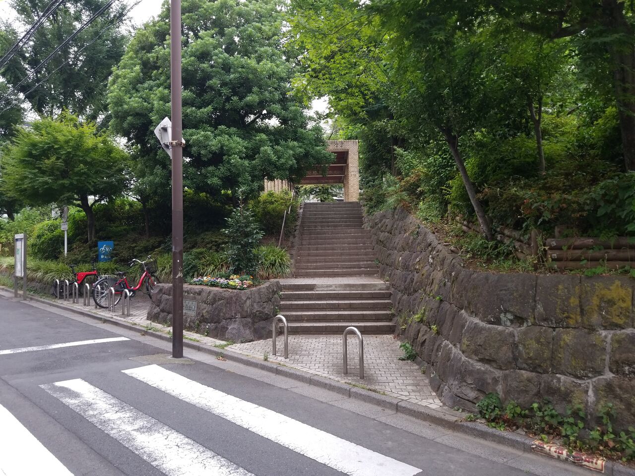 1648. 愛住公園（東京都新宿区愛住町） 片っ端から公園を巡って紹介するサイト