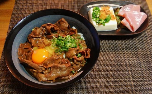 今更ですが すき焼き釡玉ぶかっけうどん 水は方円の器に随う