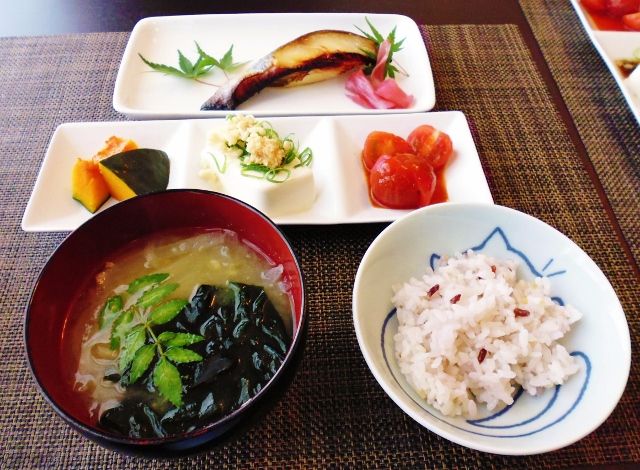 大好き銀鱈の味噌漬け 茗荷の皮の甘酢漬けの作り方 水は方円の器に随う