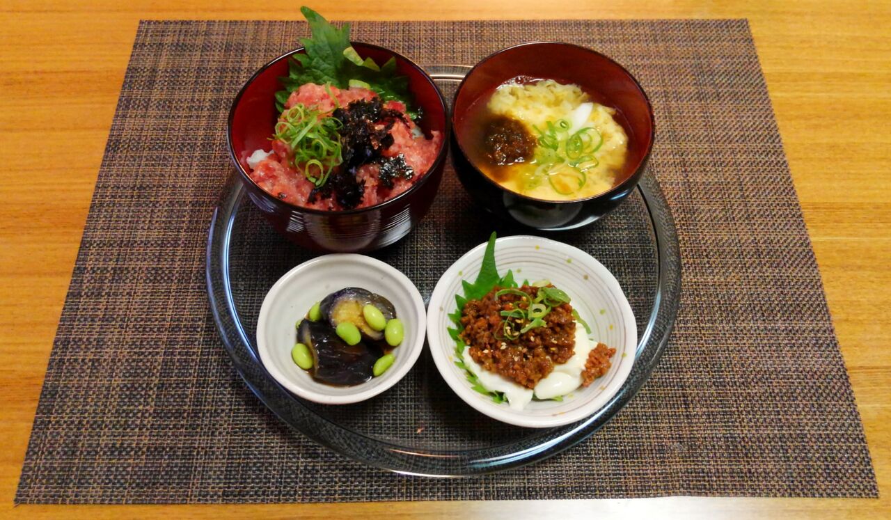 温かいメッセージに感謝です 鮪のたたき丼 水は方円の器に随う