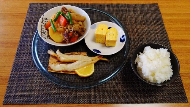 連休に桜の開花発見 小さいおかず3品の兼用ごはん肉じゃが 水は方円の器に随う 連休に桜の開花発見 小さいおかず3品の兼用ごはん肉じゃが 水は方円の器に随う