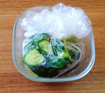 作り置きあってよかった変更出来てよかった 笑 きゅうりの昆布茶浅漬け 水は方円の器に随う
