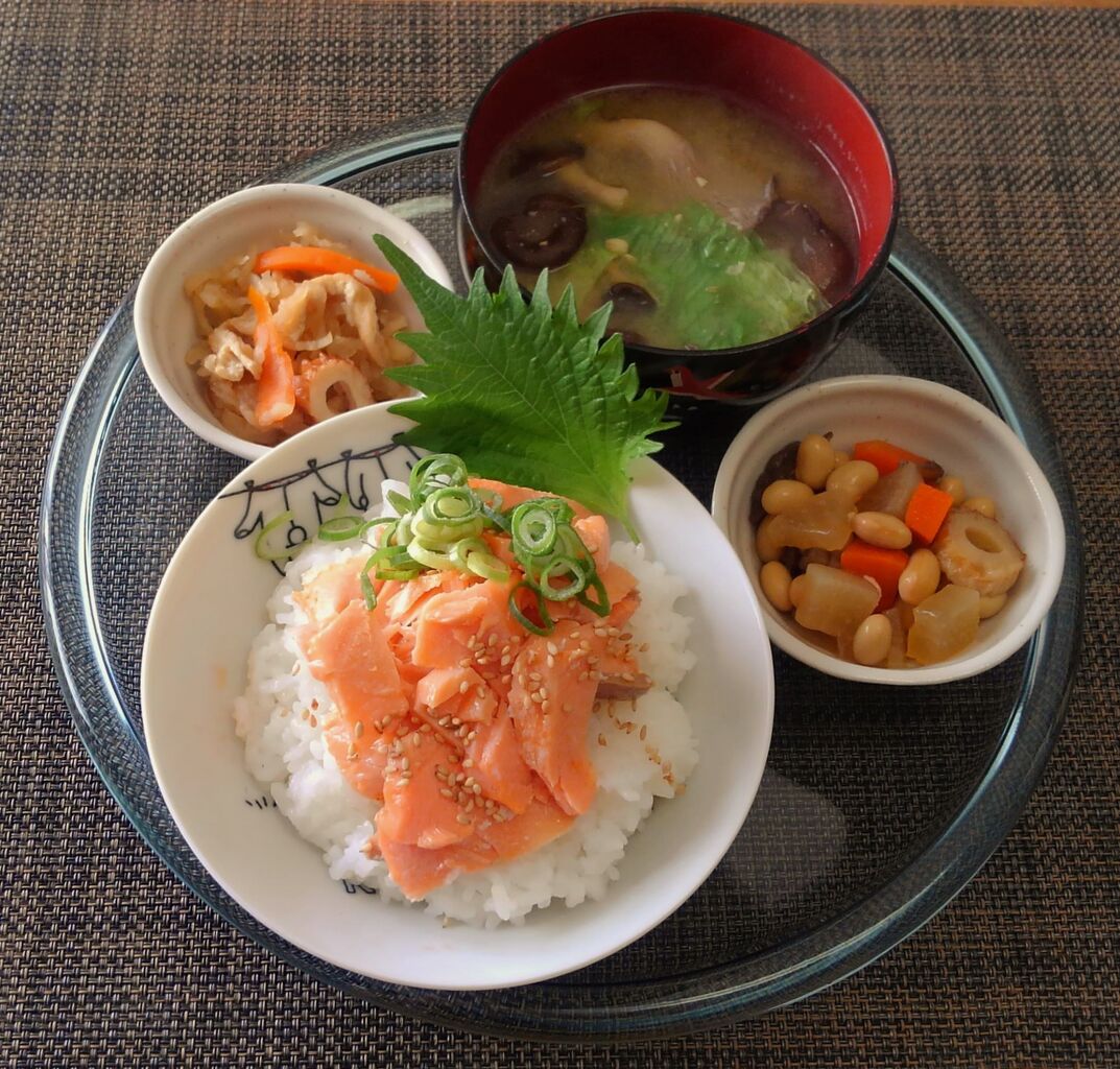 滋味な茶色ごはんの救いは鮭のほぐし身ごはん 圧力鍋ｄｅ大豆煮 水は方円の器に随う