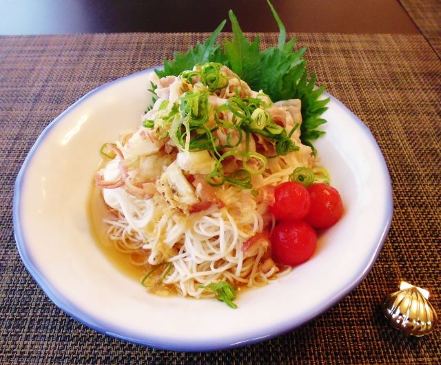 眠気が襲って豚しゃぶのっけぶかっけ素麺に 笑 水は方円の器に随う 眠気が襲って豚しゃぶのっけぶかっけ素麺に 笑 水は方円の器に随う