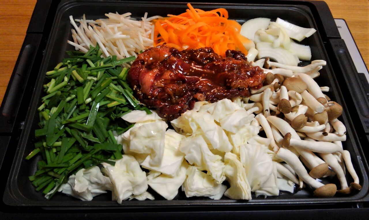 副菜はムリということで 野菜たっぷり韓国すき焼き 水は方円の器に随う 副菜はムリということで 野菜たっぷり韓国すき焼き 水は方円の器に随う