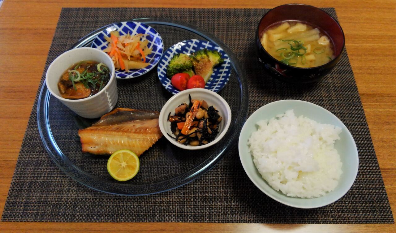 作り置き食べ切ろう献立 脂のりのり縞ほっけ 水は方円の器に随う 作り置き食べ切ろう献立 脂のりのり縞ほっけ 水は方円の器に随う