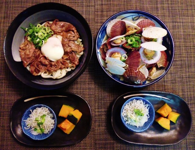 やったぜ 今年も帆立の稚貝に出会った すき焼き釡玉ぶっかけうどん 水は方円の器に随う
