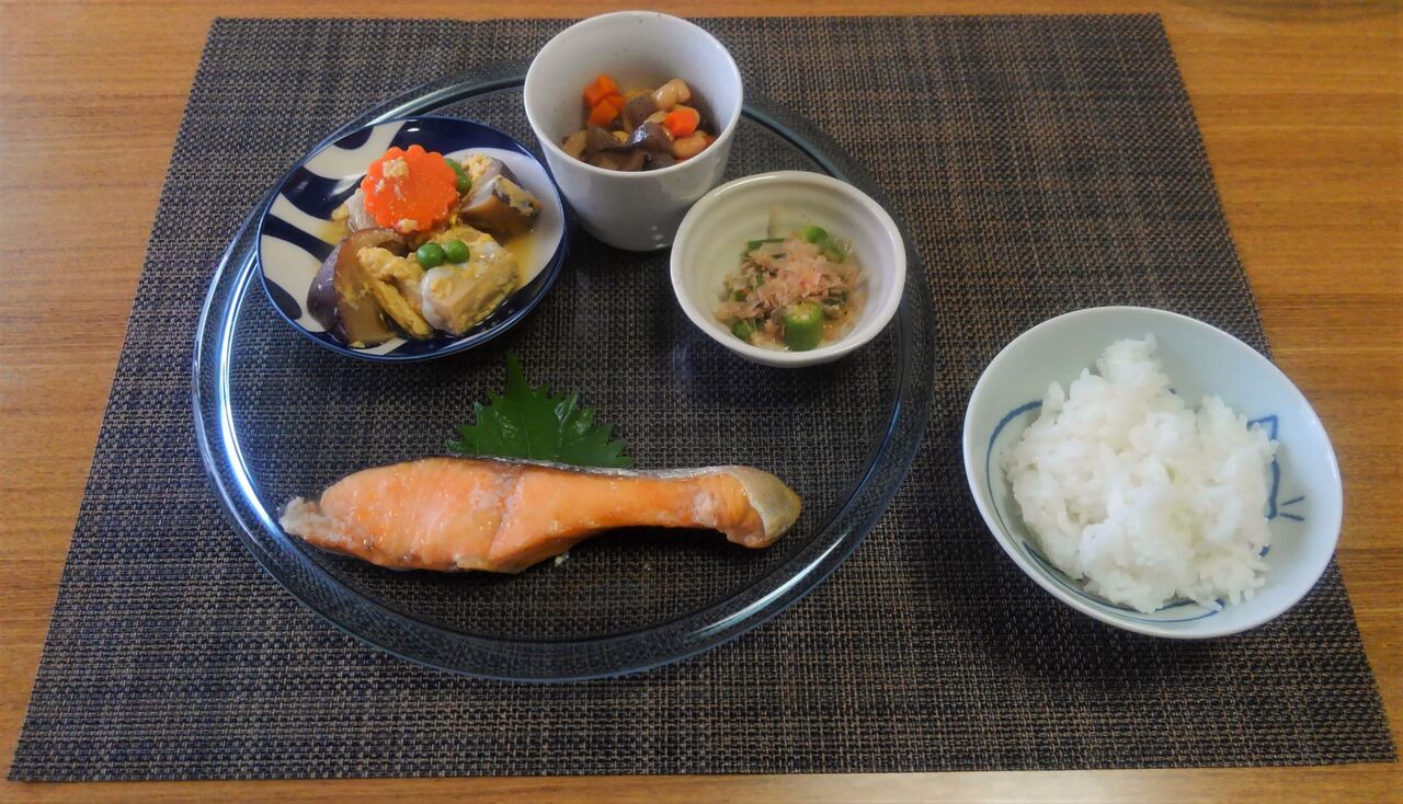 10月ですが9月の日々ごはん 高野豆腐の玉子とじ 水は方円の器に随う 10月ですが9月の日々ごはん 高野豆腐の玉子とじ 水は方円の器に随う