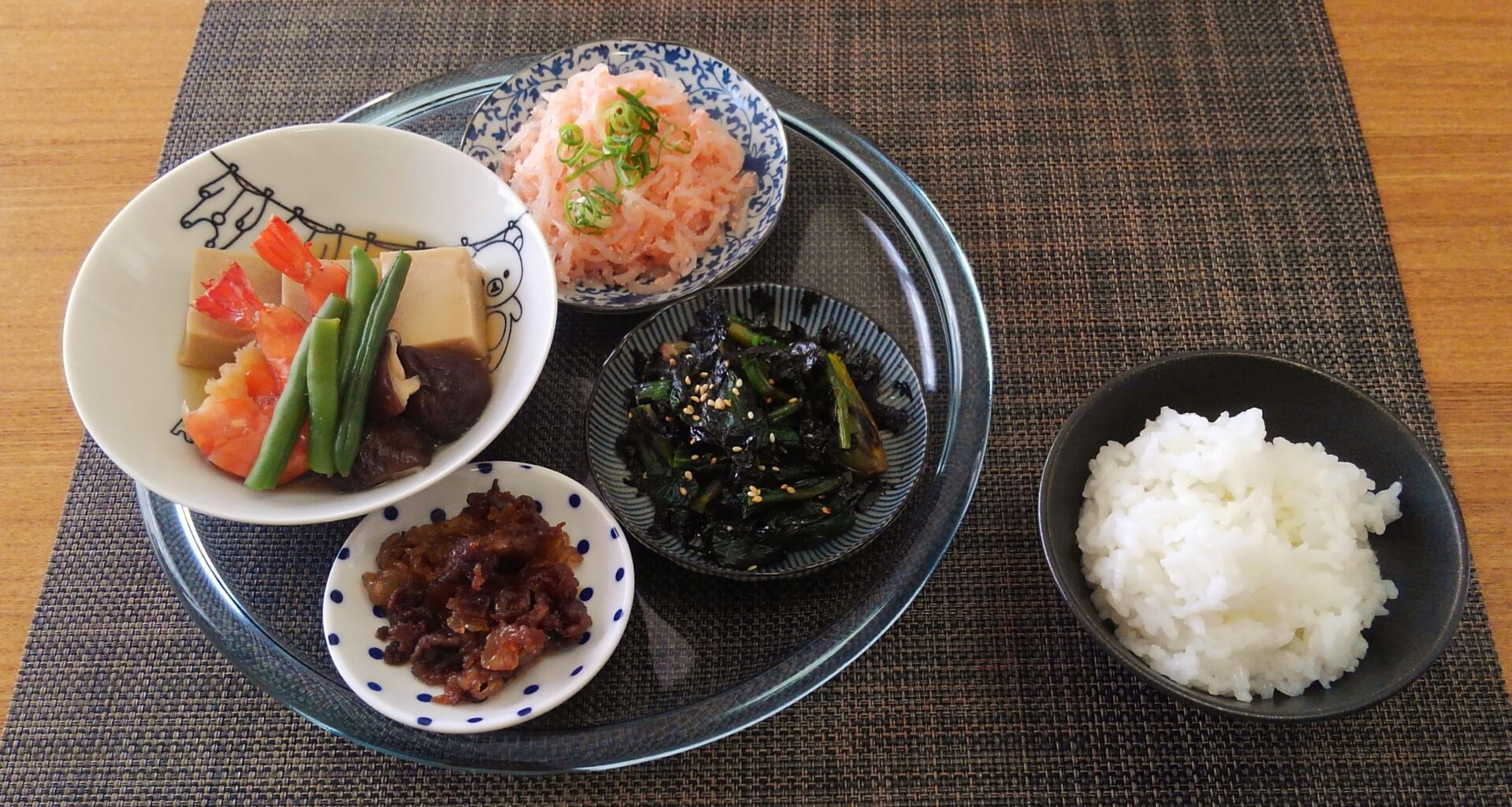 パンの献立があって しかり食べ切ろう 高野豆腐の炊き合わせ 水は方円の器に随う