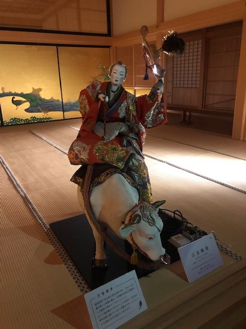 夢童由里子の世界展」設営現場に潜入 : 横井利明オフィシャル