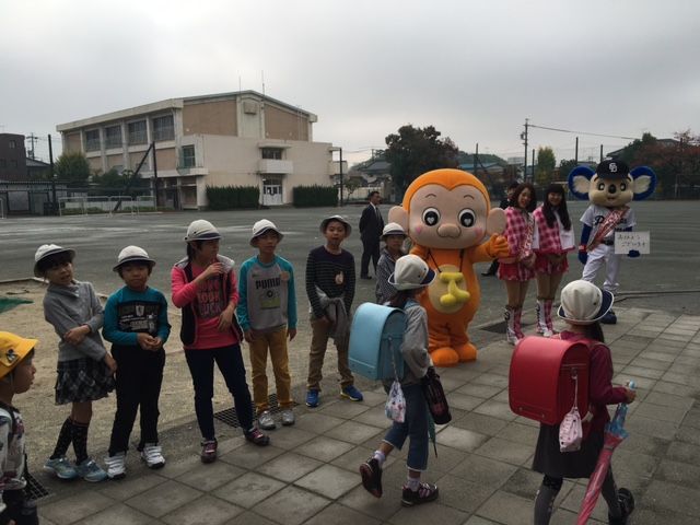 ドアラがあいさつ運動 横井利明オフィシャルブログ 前名古屋市会議員