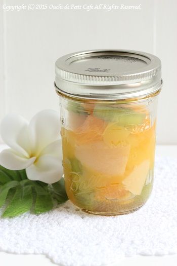 アプリコット、ジンジャー、グレープフルーツをトッピングしたクリーミーなヨーグルト粥のレシピ