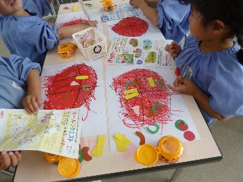 5月の絵画教室 認定こども園 十和田みなみ幼稚園 英語 絵画 キッズ茶道 教室 5月の絵画教室 認定こども園 十和田みなみ幼稚園 英語 絵画 キッズ茶道 教室