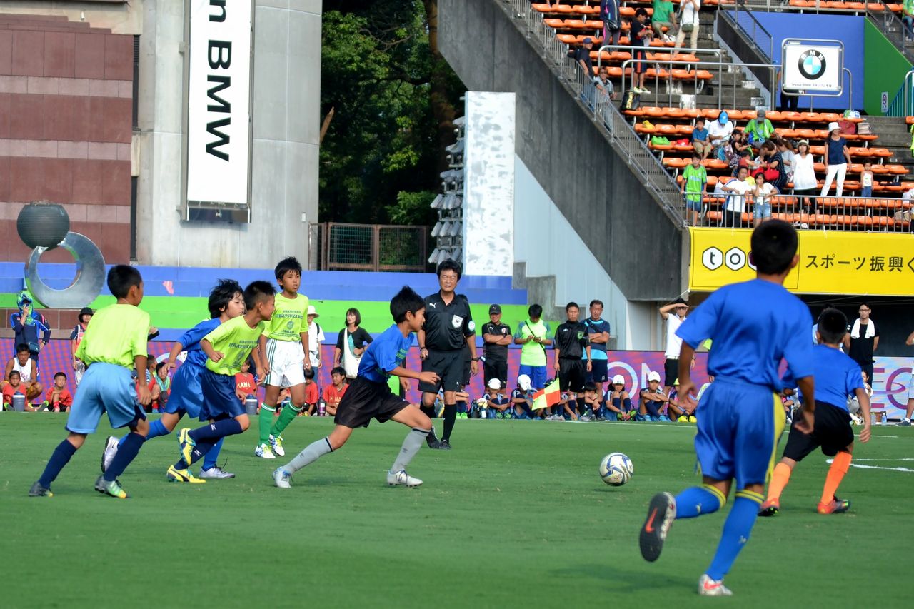 平塚市長杯の開会式とエキシビジョンマッチ出場 湘南に住むパパのサッカー応援ブログ