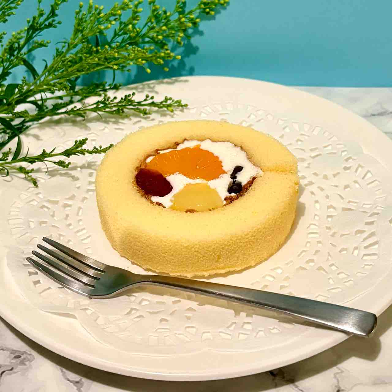 ローソン×JALご当地ロールケーキ登場。九州限定「白くま風プレミアム