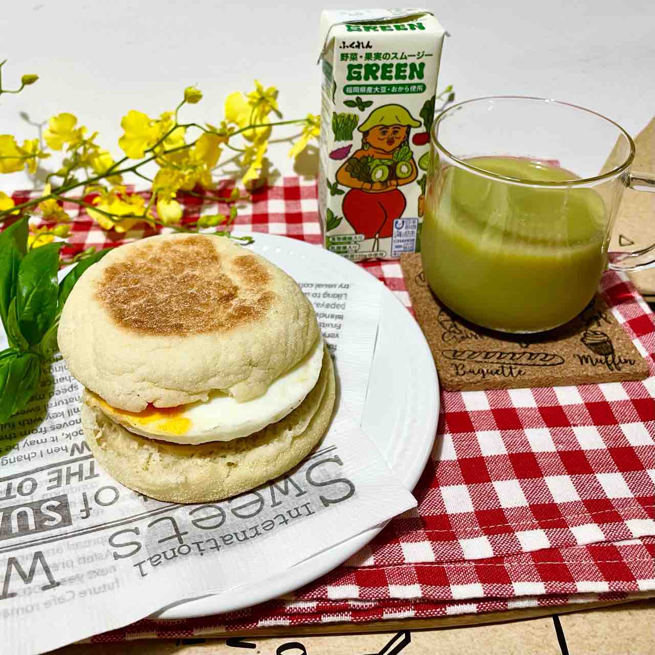 セブンイレブン 今朝の朝ごはんは 新発売 ソーセージエッグマフィン 野菜 果実のスムージー Nagatakのブログ セブンイレブン 今朝の朝ごはんは 新発売 ソーセージエッグマフィン 野菜 果実のスムージー Nagatakのブログ