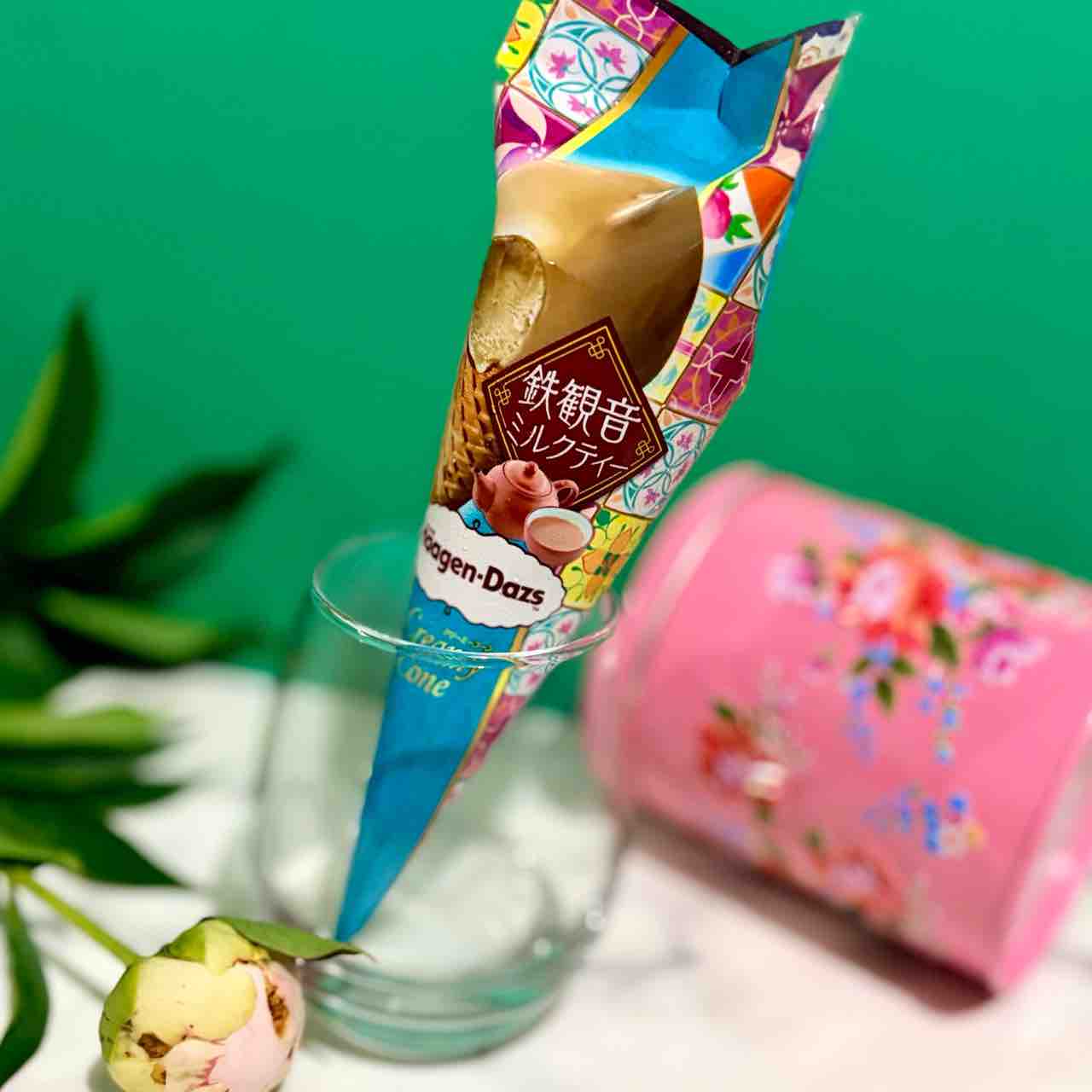 セブン限定】ハーゲンダッツ新作「クリーミーコーン 鉄観音ミルク