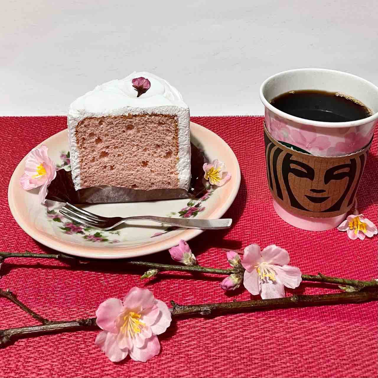 スターバックス 今日のオヤツは Sakuta22 さくらシフォンケーキ ドリップコーヒー Nagatakのブログ